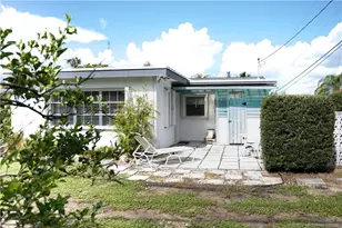 8695 SE Janice Dr, Hobe Sound, FL 33455 - Photo 6