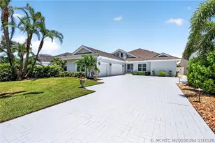 6943 SE Harbor Cir, Stuart, FL 34996 - Photo 2