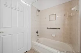 4516 NW Wandering Oak Ct, Jensen Beach, FL 34957 - Photo 32