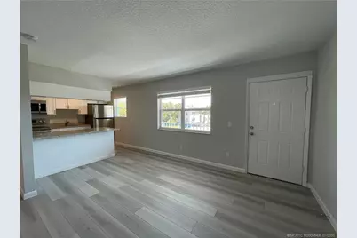 661 Hernando Street #7, Fort Pierce, FL 34949 - Photo 2
