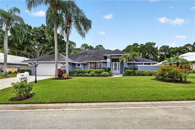 672 SE Pin Oak Terrace, Stuart, FL 34997 - Photo 4
