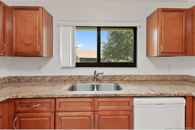 1496 SE Colchester Circle, Port Saint Lucie, FL 34952 - Photo 10