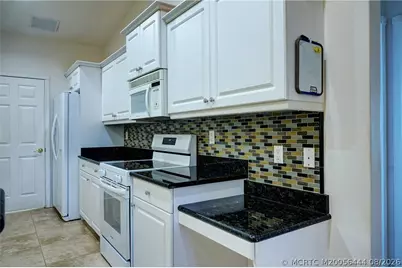 446 NE Vanda Terrado, Jensen Beach, FL 34957 - Photo 10
