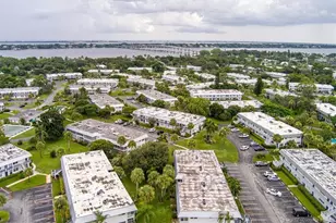 2929 SE Ocean Blvd, Stuart, FL 34996 - Photo 32