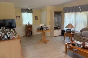 7704 SE Saratoga Dr, Hobe Sound, FL 33455 - Photo 10