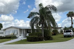 7704 SE Saratoga Dr, Hobe Sound, FL 33455 - Photo 2