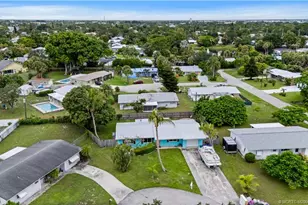 1126 SE Alamanda Ln, Stuart, FL 34996 - Photo 44