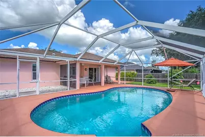 2007 SE Heathwood Circle, Port Saint Lucie, FL 34952 - Photo 4