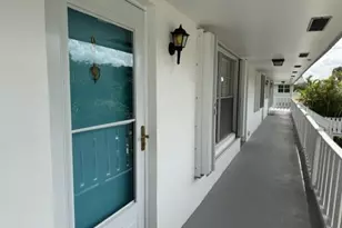 2929 SE Ocean Blvd, Stuart, FL 34996 - Photo 2