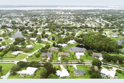 2490 NE Pinecrest Lakes Boulevard, Jensen Beach, FL 34957 - Photo 34