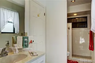 2490 NE Pinecrest Lakes Blvd, Jensen Beach, FL 34957 - Photo 28