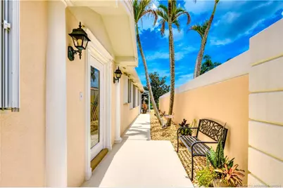 9043 SE Hawks Nest Court, Hobe Sound, FL 33455 - Photo 4