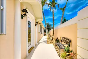 9043 SE Hawks Nest Ct, Hobe Sound, FL 33455 - Photo 4