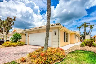 9043 SE Hawks Nest Ct, Hobe Sound, FL 33455 - Photo 2