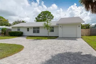 8300 SE Camellia Dr, Hobe Sound, FL 33455 - Photo 2