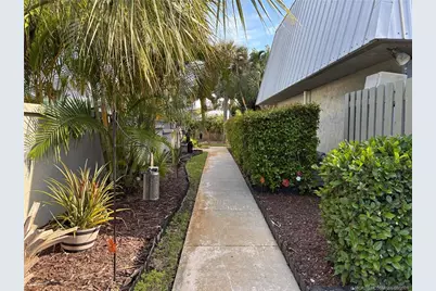 3828 SE Jefferson Street, Stuart, FL 34997 - Photo 2
