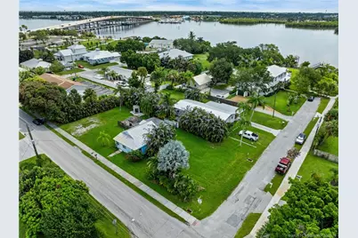 2849 SW Cornell Avenue, Palm City, FL 34990 - Photo 2