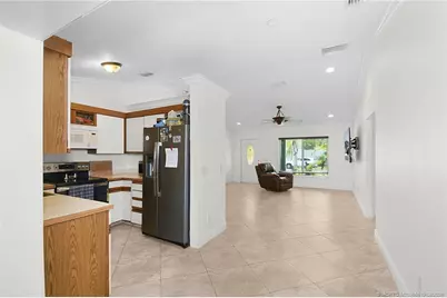 537 NW Billiar Avenue, Port Saint Lucie, FL 34983 - Photo 10