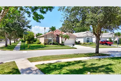 2937 SE Kingsmill Place, Stuart, FL 34997 - Photo 2