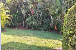1589 SE Tidewater Pl, Stuart, FL 34997 - Photo 4