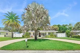 4121 NE Cheri Dr, Jensen Beach, FL 34957 - Photo 2