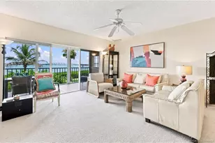 184 NE Edgewater Dr, Stuart, FL 34996 - Photo 10