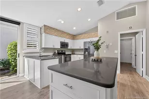 2205 NW Seagrass Dr, Palm City, FL 34990 - Photo 10