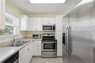 2950 SE Ocean Blvd SE, Stuart, FL 34996 - Photo 4