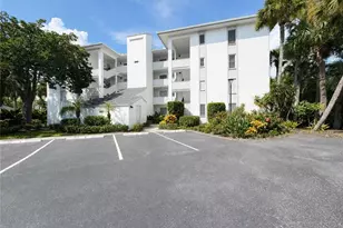 390 NE Edgewater Dr, Stuart, FL 34996 - Photo 2