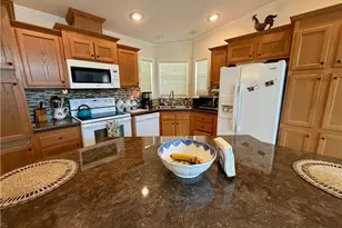 4046 3rd Ct, Lantana, FL 33462 - Photo 6