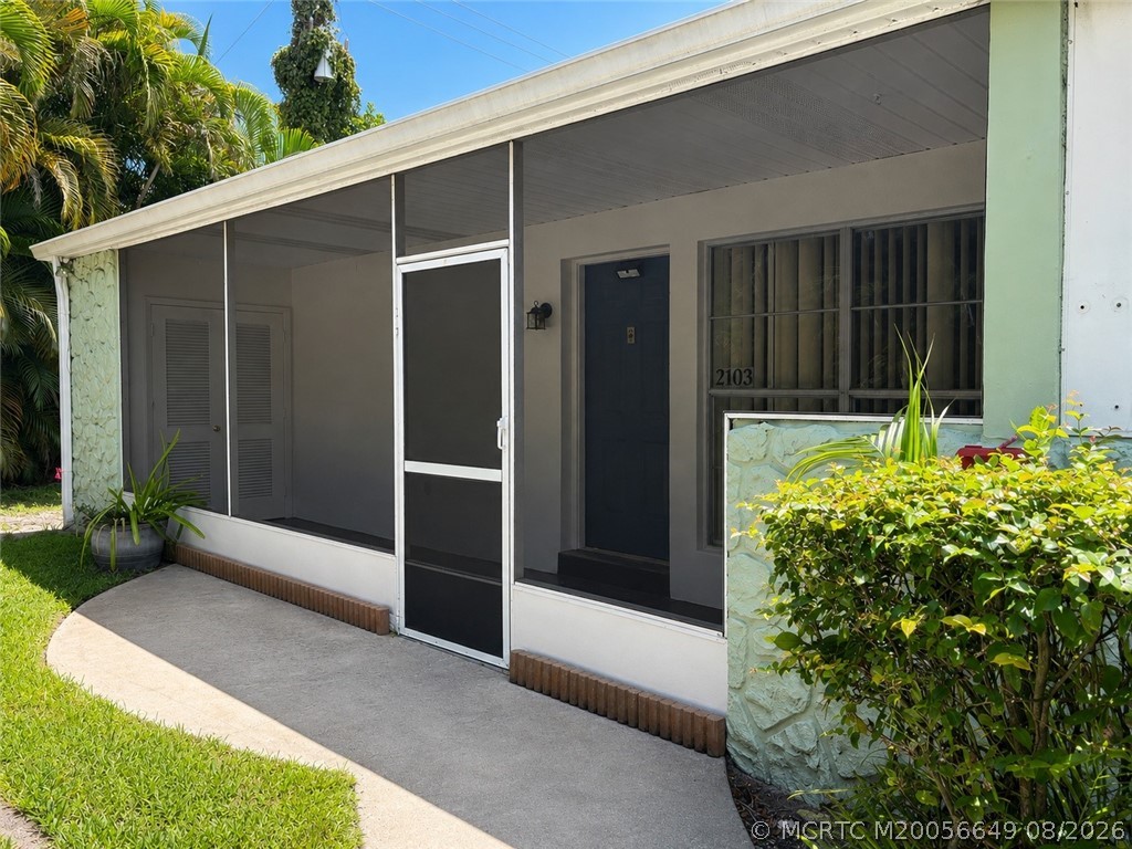 2103 SE Edler Dr - 2103 SE Edler Dr, Stuart, FL 34994 Luxury Property | Jose Angel Pina