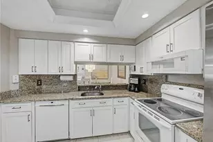221 NE Plantation Rd, Stuart, FL 34996 - Photo 8