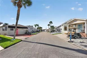 122 Nettles Blvd, Jensen Beach, FL 34957 - Photo 2