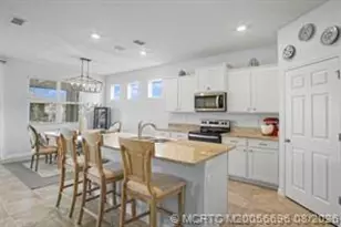 10568 SW Cambria Ln, Port Saint Lucie, FL 34987 - Photo 6