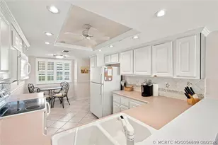 529 NE Plantation Rd, Stuart, FL 34996 - Photo 8