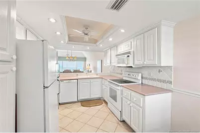 529 NE Plantation Road #407, Stuart, FL 34996 - Photo 6