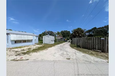 2457 NE Hickory Avenue, Jensen Beach, FL 34957 - Photo 4