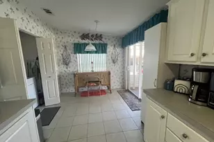 6225 Holly Ln, Lantana, FL 33462 - Photo 12