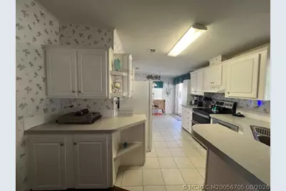 6225 Holly Lane, Lantana, FL 33462 - Photo 16
