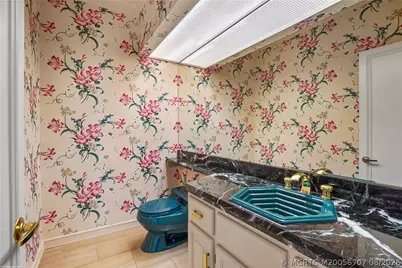 6661 SE Harbor Circle, Stuart, FL 34996 - Photo 22