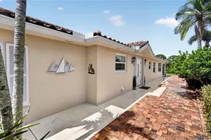 8232 SE Paurotis Ln, Hobe Sound, FL 33455 - Photo 4