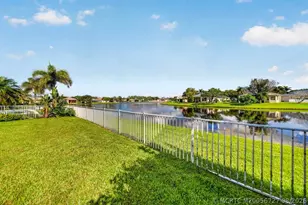 1445 SE Legacy Cove Cir, Stuart, FL 34997 - Photo 10