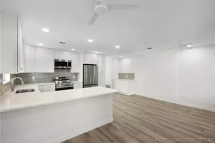 2600 SE Ocean Blvd, Stuart, FL 34996 - Photo 2
