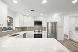 2600 SE Ocean Blvd, Stuart, FL 34996 - Photo 8