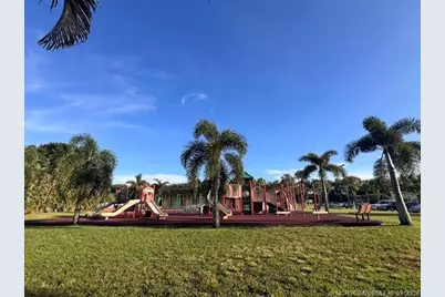 40 Plantation Boulevard, Lake Worth, FL 33467 - Photo 12