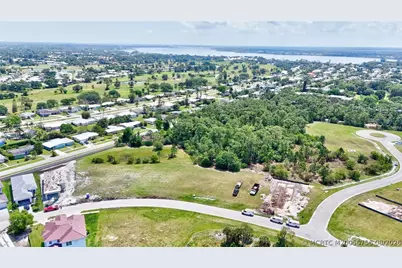 344 SE Via Sangro, Port Saint Lucie, FL 34952 - Photo 2