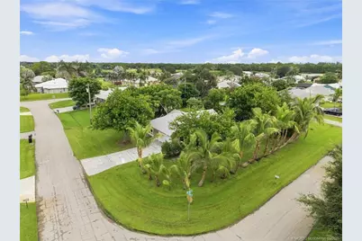601 SE Barr Street, Port Saint Lucie, FL 34984 - Photo 44