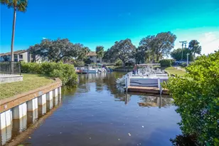 1585 NE Beacon Dr, Jensen Beach, FL 34957 - Photo 40