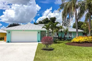 2040 NE Acapulco Dr, Jensen Beach, FL 34957 - Photo 2