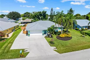 2040 NE Acapulco Dr, Jensen Beach, FL 34957 - Photo 8